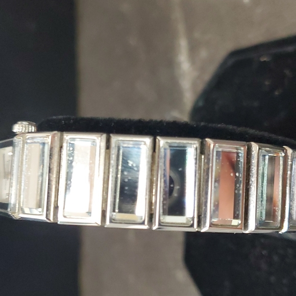 Watch - Picture 3 of 4